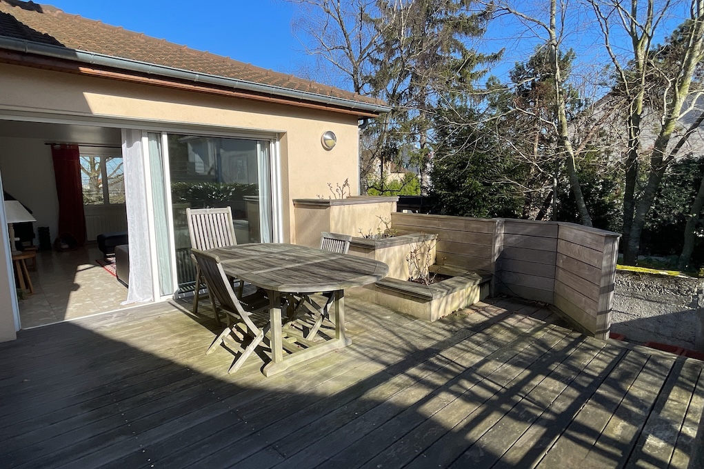 Visite vidéo : Grande maison familiale de 188 m² à Rueil-Malmaison