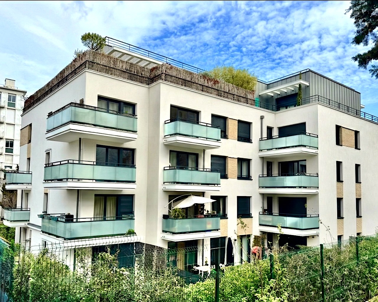 Visite vidéo : Appartement T3 récent de 64 m² à Rueil-Malmaison