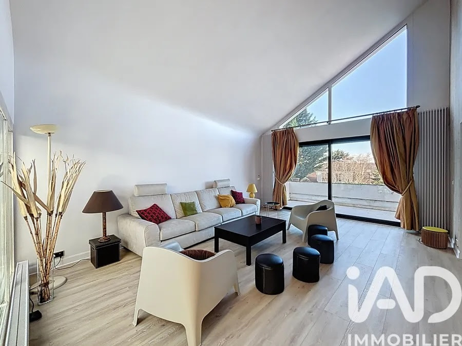 Grand séjour de la maison contemporaine de 245 mètres carrés en vente à Rueil-Malmaison